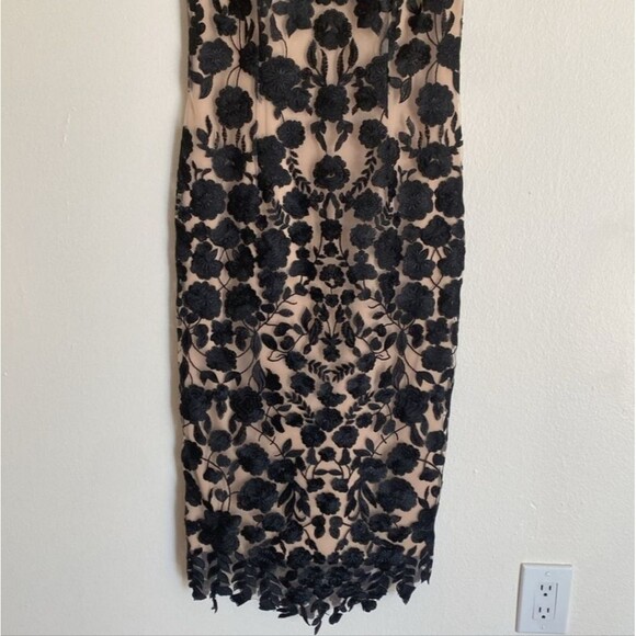 JS Collections Tan and Black Midi Dress - Picture 5 of 12